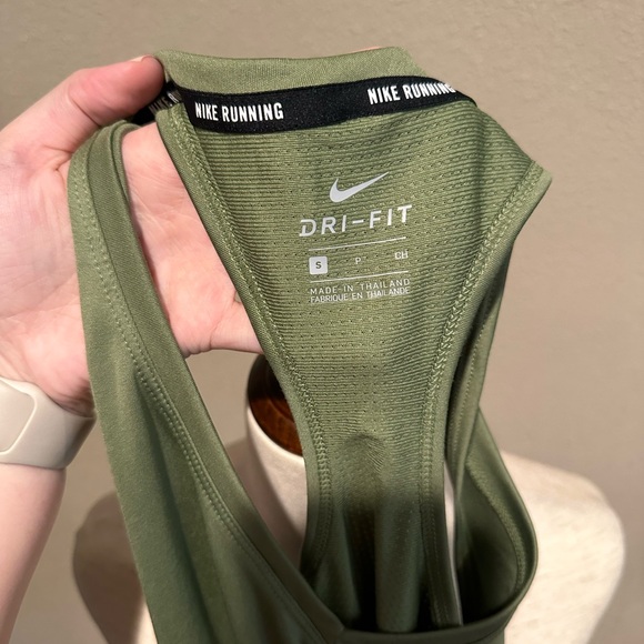 Women’s Nike running tank top - Picture 3 of 3